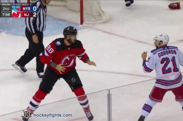 Barclay Goodrow vs Kevin Bahl Apr 27, 2023