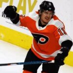 Travis Konecny uses stick flex, snaps puck past Tristan Jarry