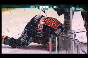 Robert Carlsson tacklar Kim Lennhammer