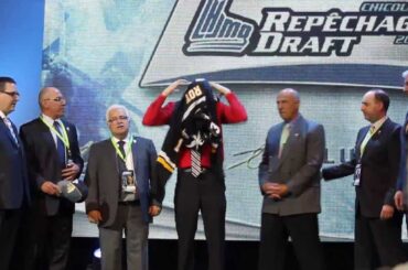 Nicolas Roy montant sur l'estrade