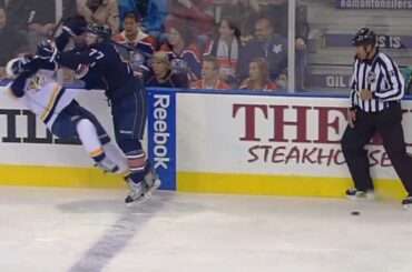 Tom Gilbert decks Patric Hornqvist [HD]