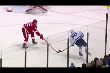 Nikita Soshnikov scores vs Petr Mrazek with a wrist shot (2017)