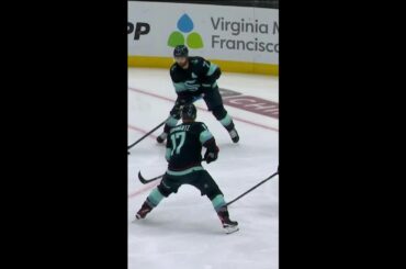 Jordan Eberle & Clutch Goals. Name A Better Pair. 🚨