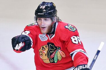 Richards sets up Kane to extend Hawks lead