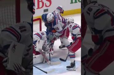 What a block(s) 👀