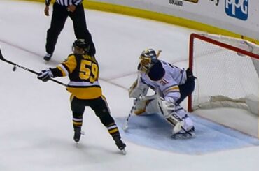 Guentzel scores controversial goal to tie game vs. Sabres