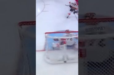 #5 Jalen Chatfield (1) Tip-In Goal.