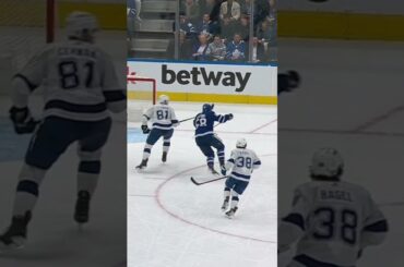 Bunting hit on Cernak - match penalty!