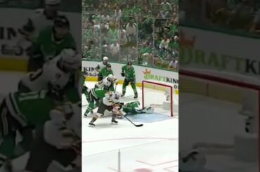 William Carrier with his second on a back hand to open scoring 1-0 #goldenknights #nhlplayoffs #nhl