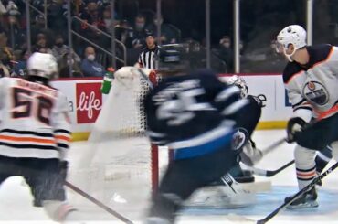 Kailer Yamamoto Bangs Home His Own Rebound For His 10th Of The Campaign