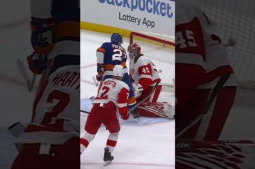 Anders scores from his bel-LEE