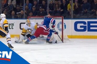 Rangers’ Brendan Lemieux Finds Kaapo Kakko With Beautiful Pass Enroute To Goal
