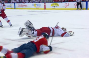 Ryan Lomberg hit on Antti Raanta