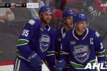 Incredible second period from Utica Comets