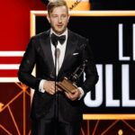 Linus Ullmark wins the 2022-23 Vezina Trophy