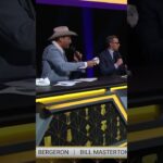 Ullmark is ready for bachelorette parties 🎽 😂