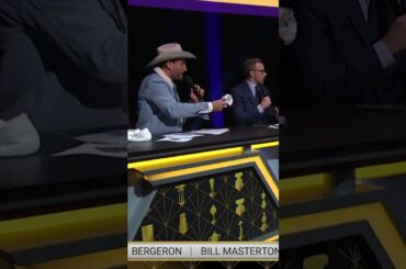 Ullmark is ready for bachelorette parties 🎽 😂