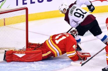 Mike Smith makes two big glove saves on the penalty kill