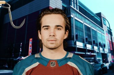 Qui est Alex Newhook?