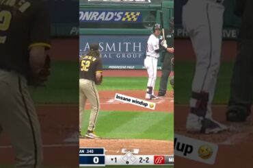 Padres’ Mike Clevinger with the absolutely insane windup 🤣🤣