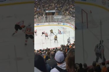 Pittsburgh Penguins crowd is LIT 😂🔥