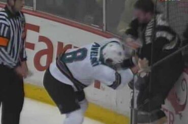 Joe Pavelski vs Ryan Whitney Apr 27, 2009