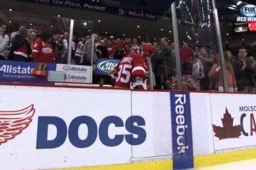 Jimmy Howard literally shuts the door on Riley Sheahan