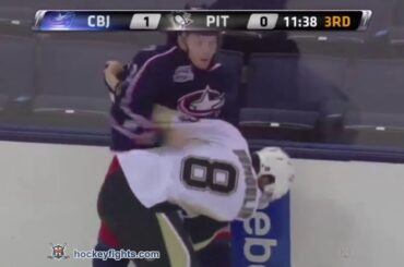 Brian Dumoulin vs Kerby Rychel Sep 23, 2014