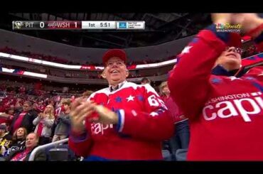 Evgeni Kuznetsov helps John Carlson's to score one timer vs Penguins (2017)