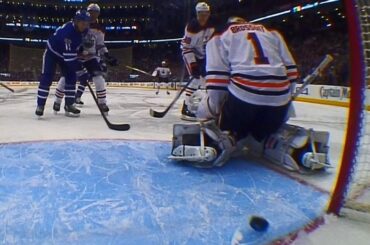 Maple Leafs off to quick start as puck trickles past Brossoit