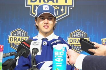 Repêchage LNH 2023 : Ethan Gauthier après avoir été repêché par Tampa Bay