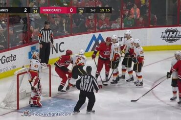 Mark Giordano vs Justin Williams Jan 14, 2018
