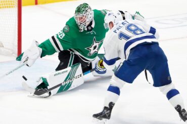 Oettinger robs Palat with eye-popping paddle save