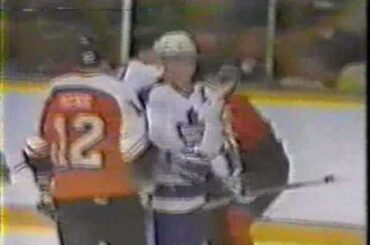 john stevens #41 flyers at brad smith #29 leafs
