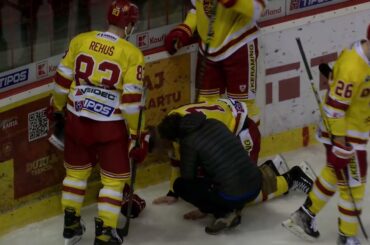 Faul brankára Marcela Melicherčíka na Samuela Krajča (5+DKZ)