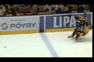 Simon Bertilsson hits Jonas Berglund