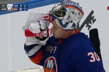 Ilya Sorokin huge diving save