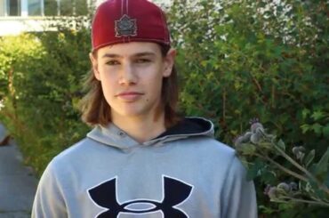 Nykomlingen Linus Pettersson presenterar sig