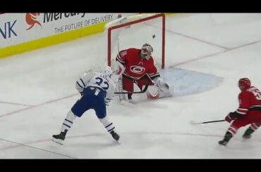 Maple Leafs' Leivo snaps it past Ward glove-side