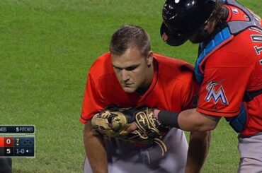 MIA@PIT: Jennings exits game after liner to the head