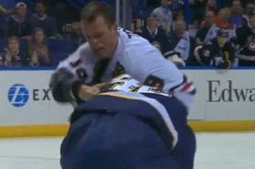 Jonathan Toews vs David Backes After Hit on Hjalmarsson