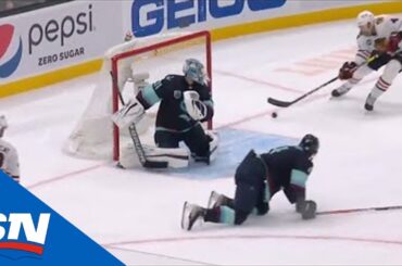 Jones Completes Pretty Passing Play By The Blackhawks