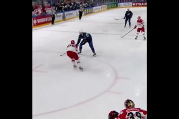 #89 TUCH Alex Goal for United States (Assisted by #56 GRIMALDI Rocco and #15 PERUNOVICH Scott) IIHF