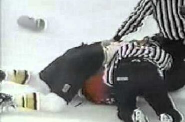 94-09-14 Brent Fedyk (Philadelphia Flyers) vs. John Gruden (Boston Bruins)