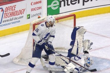 Louis Domingue makes incredible kick save on Voracek