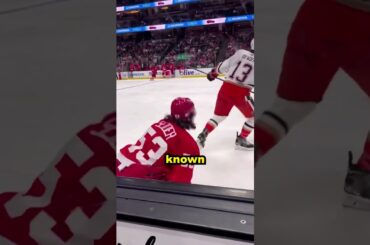 Simon Benoit ➡️ the Maple Leafs. 💰 #nhl #hockey