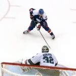 Tavares shows off sick moves on shootout goal