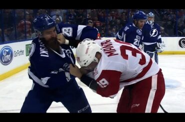 Lightning’s Witkowski sends message to Mantha in fight