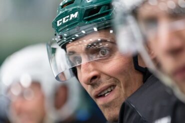 Winnipeg Jets Defenseman Nate Schmidt Scores A Top-Shelf Beauty | Da Beauty League