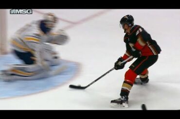 Wagner streaks in to score short-handed breakaway on Sabres